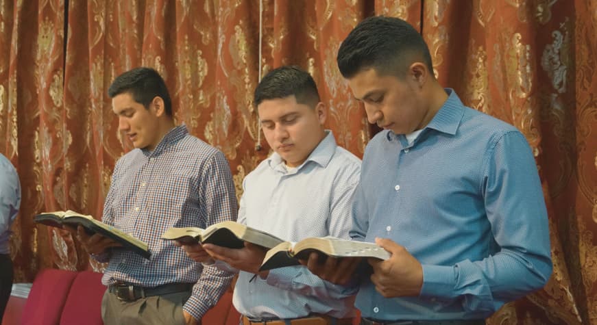 Igleisa Evangelica Apostoles y Profetas - Servicios en vivo